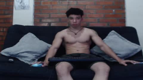 Snapshot of ethan_noir chatting on 01/19/25, 11:21 Ethan Noir online show from 01/19/25, 11:21