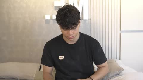 ethan_occonor online show from 10/19/25, 06:41