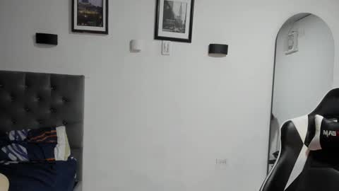 ethan_smitth1 online show from 01/19/25, 06:42
