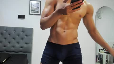 ethan_smitth1 online show from 02/26/25, 08:33