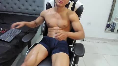 ethan_smitth1 online show from 02/27/25, 03:47