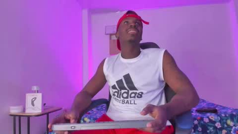 ethan travis online show from 10/07/25, 08:50