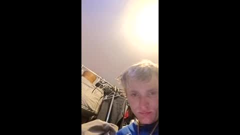 ethanbmx2001 online show from 04/19/26, 07:51