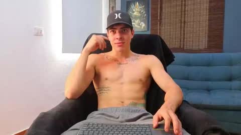 ethangreey1 online show from 05/05/26, 01:52