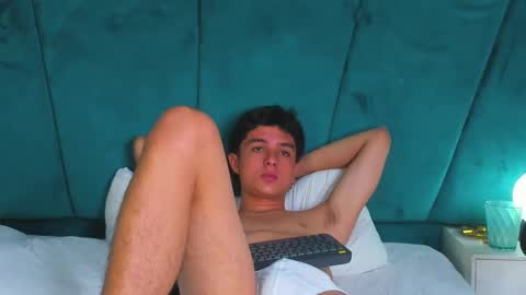 ethanlowell online show from 02/03/25, 09:08