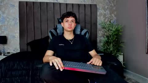 ethanlowell online show from 10/09/25, 08:23