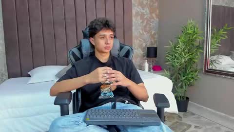 ethanlowell online show from 10/30/25, 12:12