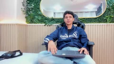 ethanlowell online show from 12/22/25, 05:15