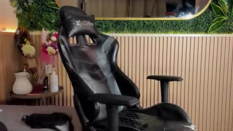 Snapshot of ethanlowell chatting on 02/20/26, 06:26 ethanlowell online show from 02/20/26, 06:26