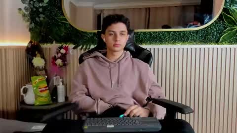 Snapshot of ethanlowell chatting on 02/21/26, 09:21 ethanlowell online show from 02/21/26, 09:21