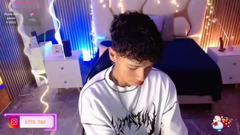 ette online show from 12/22/25, 07:44