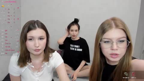 Snapshot of eumomino chatting on 02/16/25, 08:00 Veronica Tiia Lilith left to right online show from 02/16/25, 08:00