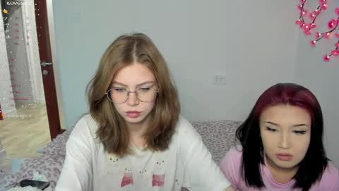 Snapshot of eumomino chatting on 05/08/26, 12:49 Veronica Tiia Lilith left to right online show from 05/08/26, 12:49