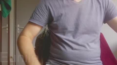 eunile online show from 10/24/25, 01:51