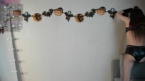 Snapshot of euphoria_life chatting on 10/05/25, 09:56 Molly online show from 10/05/25, 09:56