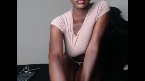 Snapshot of euphoric_cosmos chatting on 11/28/25, 08:17 euphoria online show from 11/28/25, 08:17