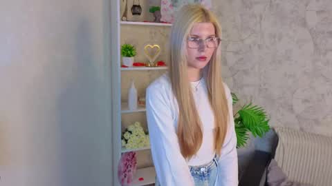 eusebiamalekan online show from 05/18/26, 04:07