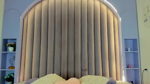 EVA DAEMON  online show from 02/16/25, 11:27