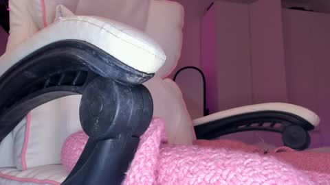 Eva Davis online show from 01/10/25, 05:05