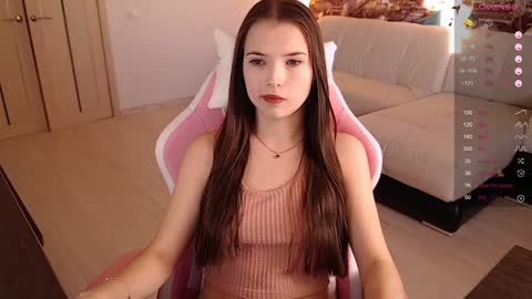 Snapshot of eva_davie chatting on 02/05/25, 12:06 Eva online show from 02/05/25, 12:06