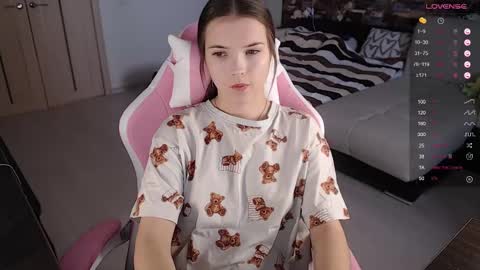 Snapshot of eva_davie chatting on 02/11/25, 10:48 Eva online show from 02/11/25, 10:48