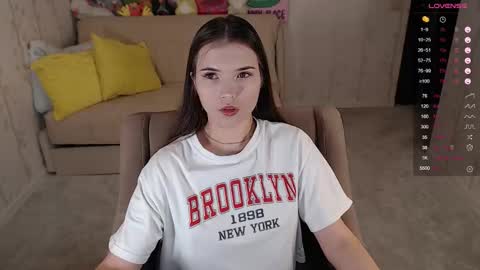 Snapshot of eva_davie chatting on 10/12/25, 03:00 Eva online show from 10/12/25, 03:00