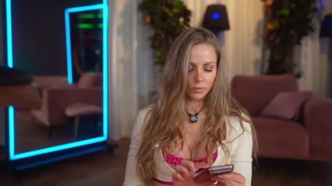Eva online show from 05/15/26, 07:43