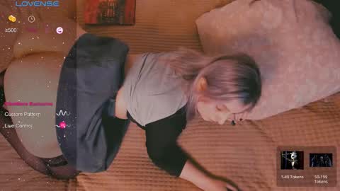 Snapshot of eva_gloss chatting on 11/30/25, 03:05 Eva online show from 11/30/25, 03:05