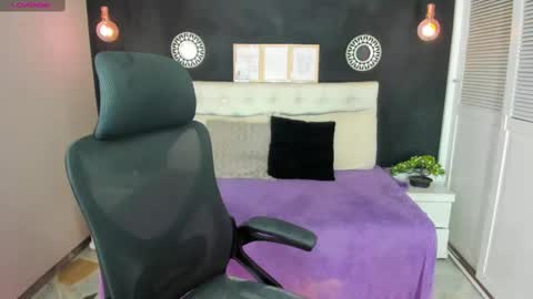 eva_hot_1 online show from 10/08/25, 01:09