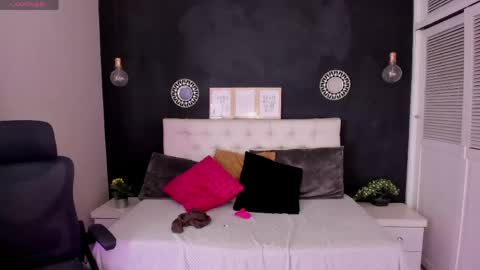 eva_hot_1 online show from 06/04/26, 01:17