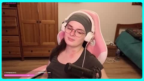 Gamer Katt online show from 09/28/25, 01:05