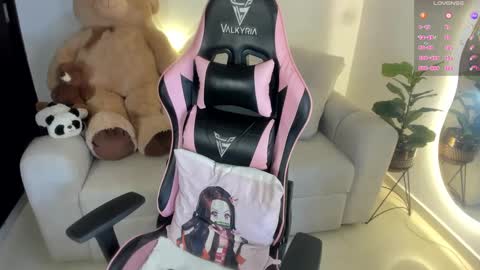 Snapshot of eva_lee18 chatting on 03/11/25, 11:04 Eva online show from 03/11/25, 11:04