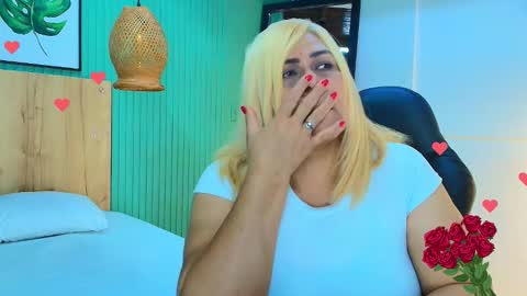 eva_love49 online show from 02/24/26, 07:45