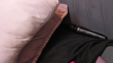 Snapshot of eva_macalliter chatting on 12/29/24, 11:40 Angelinne online show from 12/29/24, 11:40