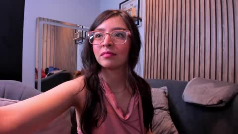 Snapshot of eva_macalliter chatting on 09/20/25, 11:33 Angelinne online show from 09/20/25, 11:33