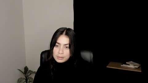 eva_monn online show from 09/22/25, 11:18