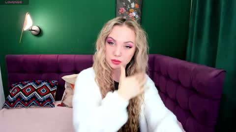 Eva 3 online show from 04/12/26, 01:43