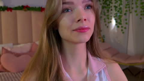 Snapshot of eva_natsumi chatting on 12/14/24, 05:29 Eva online show from 12/14/24, 05:29