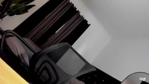 EVA online show from 04/11/26, 07:45