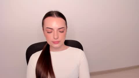 Eva online show from 03/11/25, 05:46