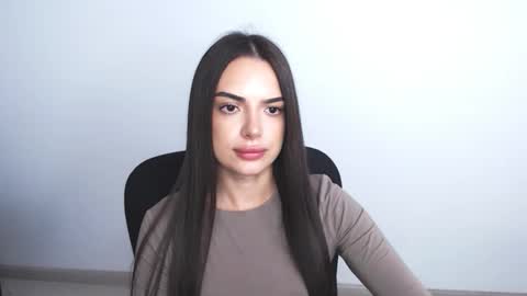 Eva online show from 11/18/25, 12:20