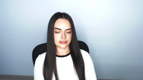 Eva online show from 11/22/25, 04:28