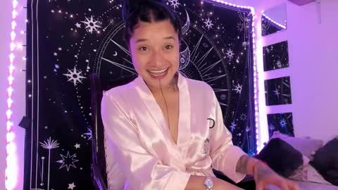 Snapshot of eva_sanderslee chatting on 09/18/25, 06:15 Eva online show from 09/18/25, 06:15