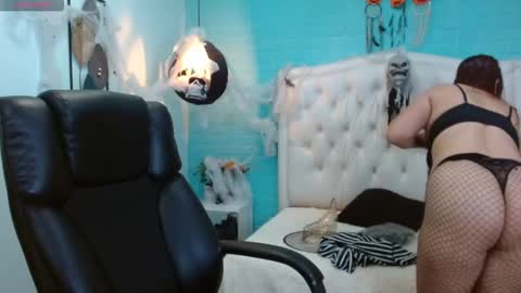 eva sk online show from 10/31/25, 10:16