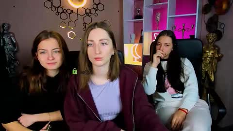 Eva online show from 12/22/25, 07:05