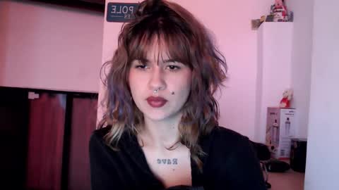 MISS EVY online show from 12/19/25, 03:52