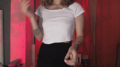 MISS EVY online show from 02/01/26, 01:15