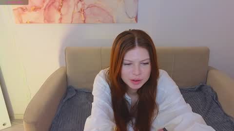 Hi Im Eva new here online show from 01/13/25, 01:39