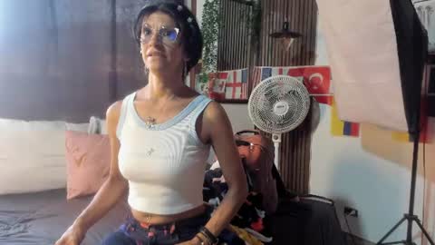Snapshot of evaa_campbell chatting on 07/07/26, 12:09 Eva online show from 07/07/26, 12:09