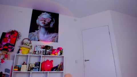 Snapshot of evaa_coy chatting on 06/30/26, 11:33 Eva online show from 06/30/26, 11:33